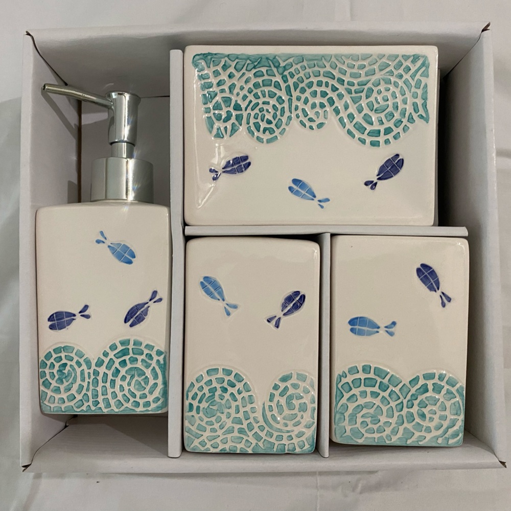 4 piece bathroom set. NWT ceramic